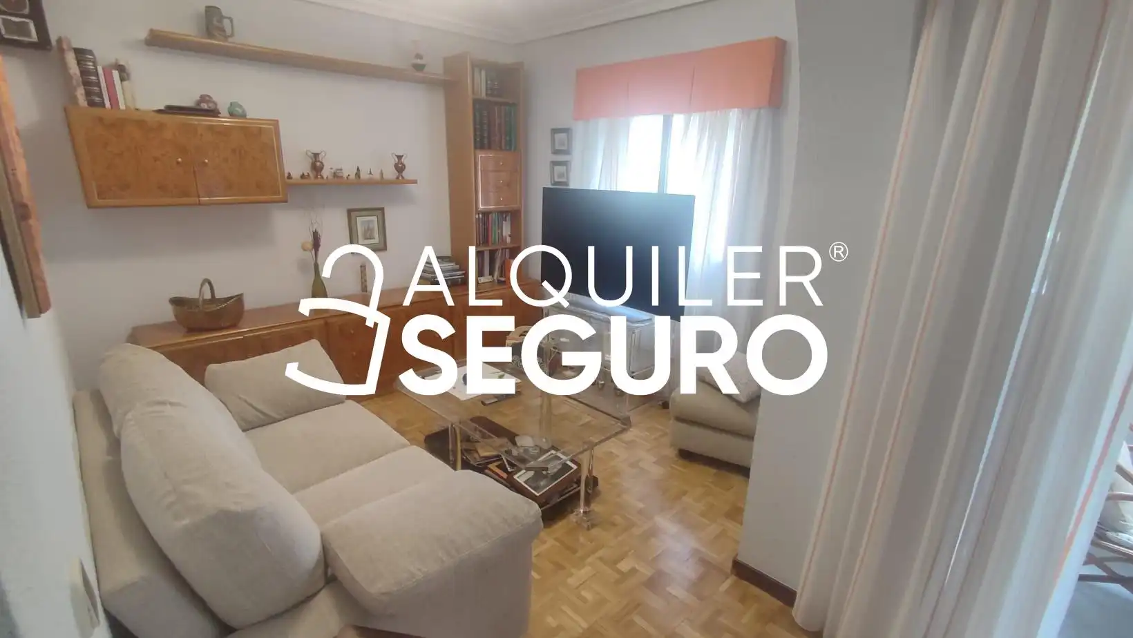 Sala d'estar de Pis de lloguer en Madrid amb Calefacció, Terrassa i Moblat