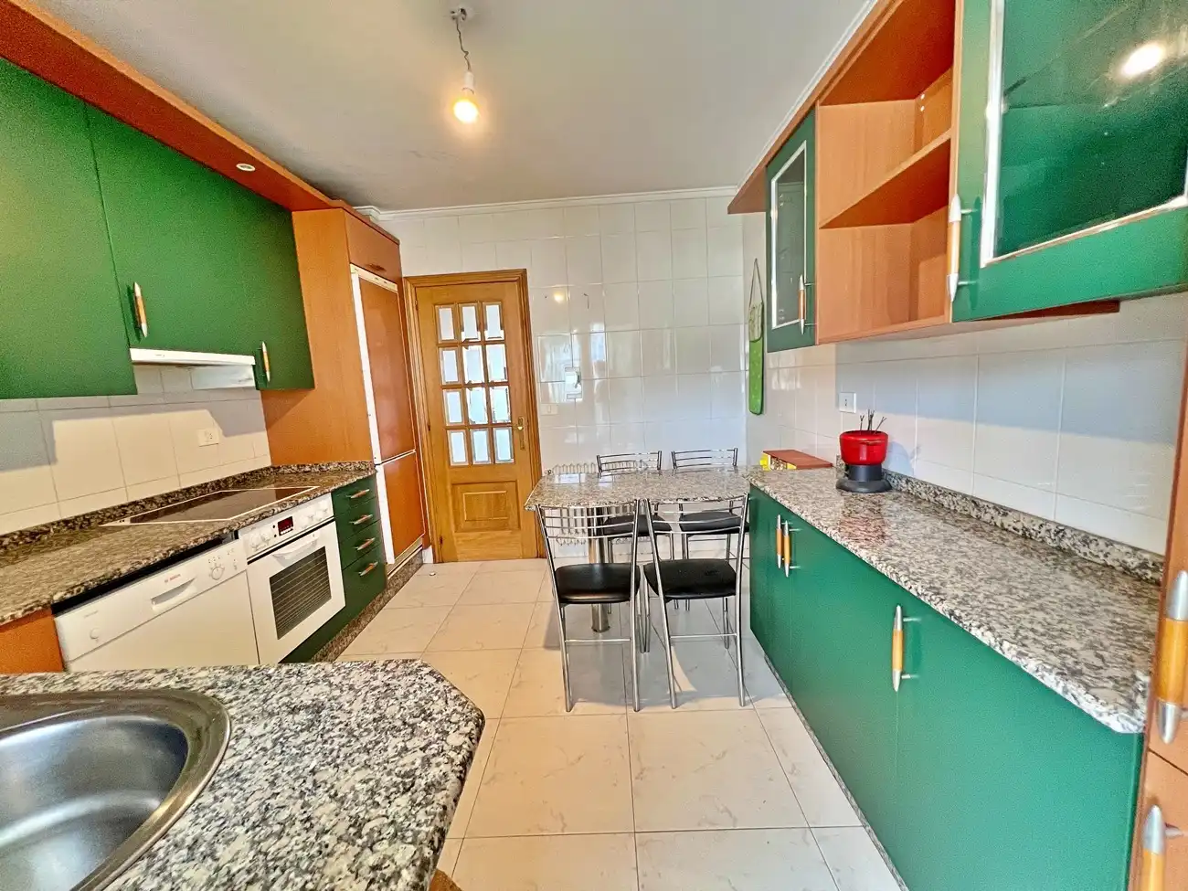 Cocina de Dúplex en venta en Lugo con Calefacción, Jardín privado y Parquet