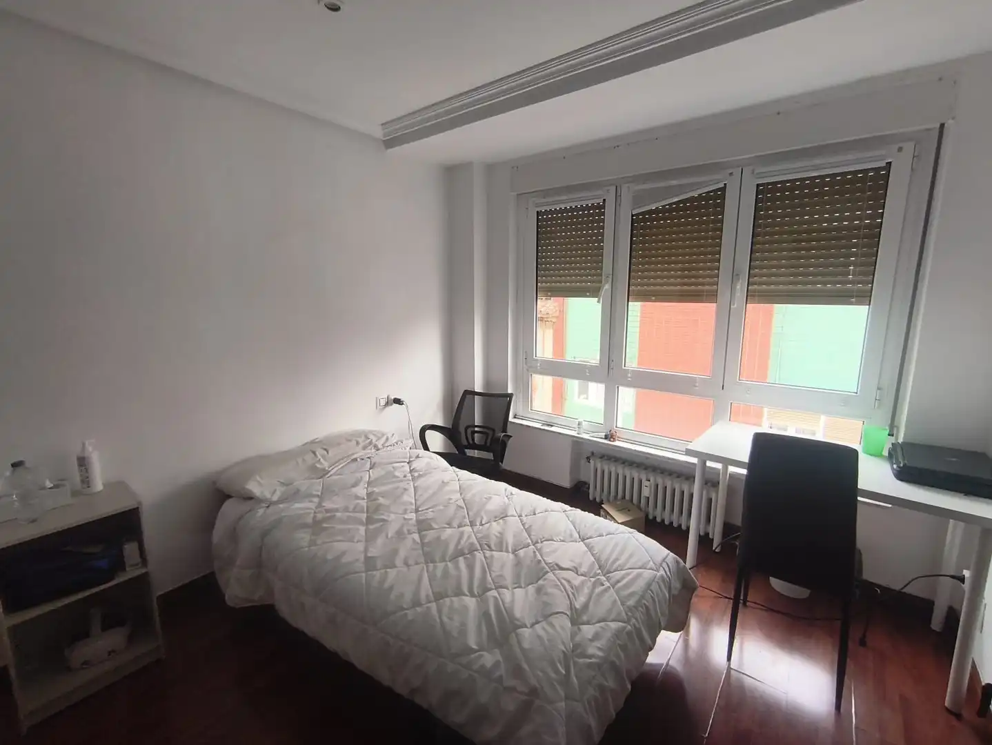 Habitación de Piso en venta en Oviedo  con Calefacción, Parquet y Amueblado