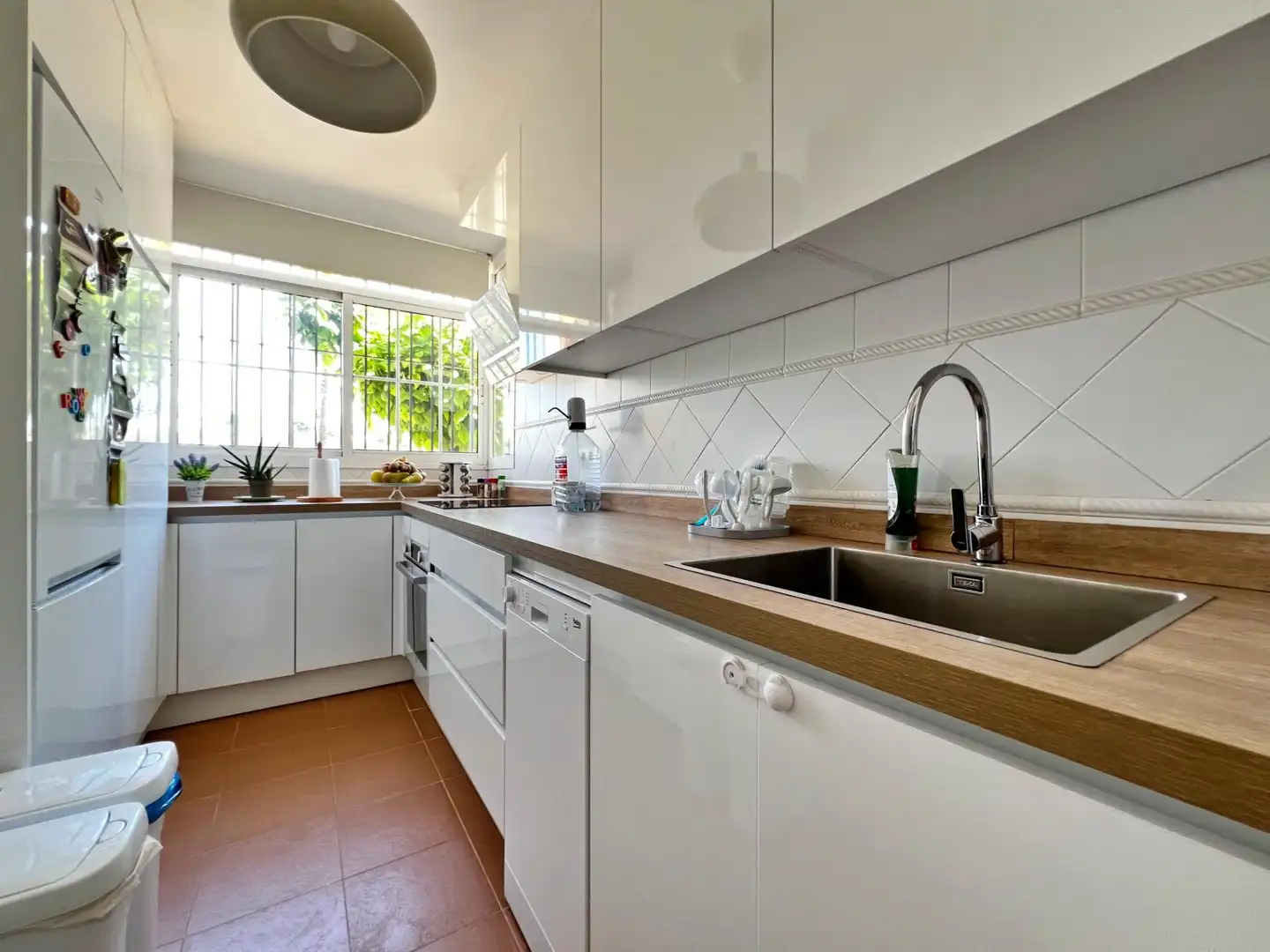 Cuina de Apartament en venda en Ayamonte amb Jardí privat, Terrassa i Piscina comunitària