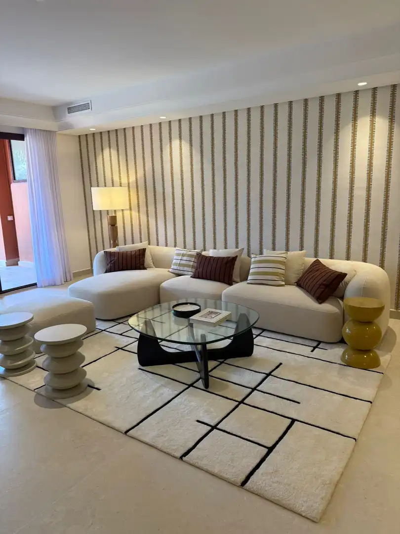 Sala de estar de Apartamento de alquiler en Marbella con Aire acondicionado, Calefacción y Terraza
