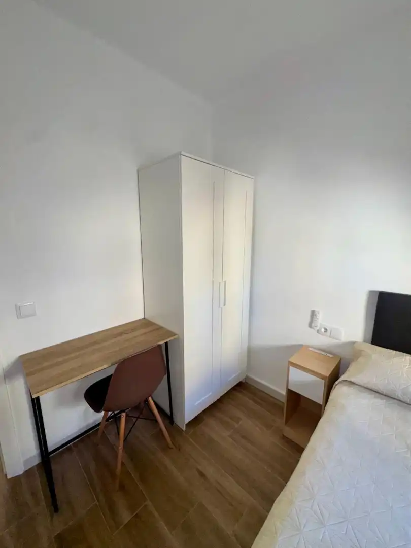Habitación de Piso para compartir en Puerto Real con Parquet, Amueblado y Horno