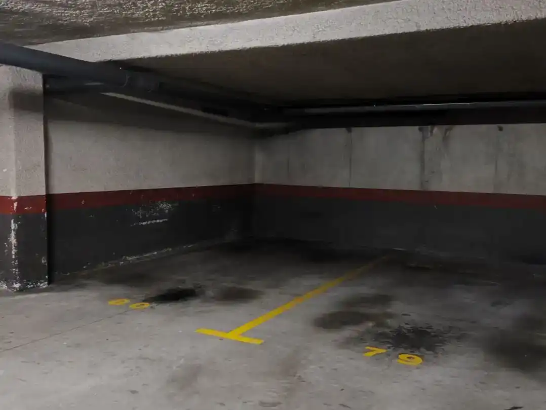 Aparcament de Dúplex en venda en Morcín amb Jardí privat, Parquet i Traster
