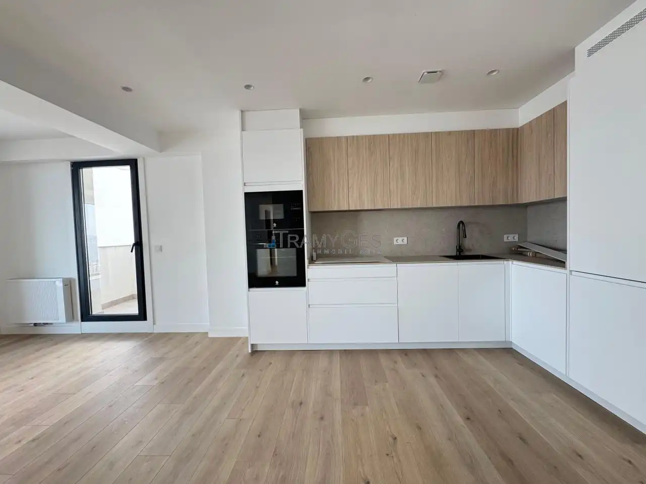 Kitchen of Flat for sale in Vigo   with Heating, Terrace and Storage room