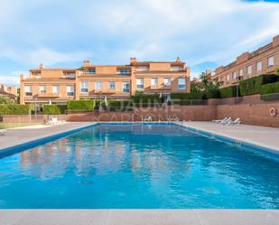 Piscina de Casa adosada en venda en  Tarragona Capital amb Aire condicionat, Terrassa i Balcó