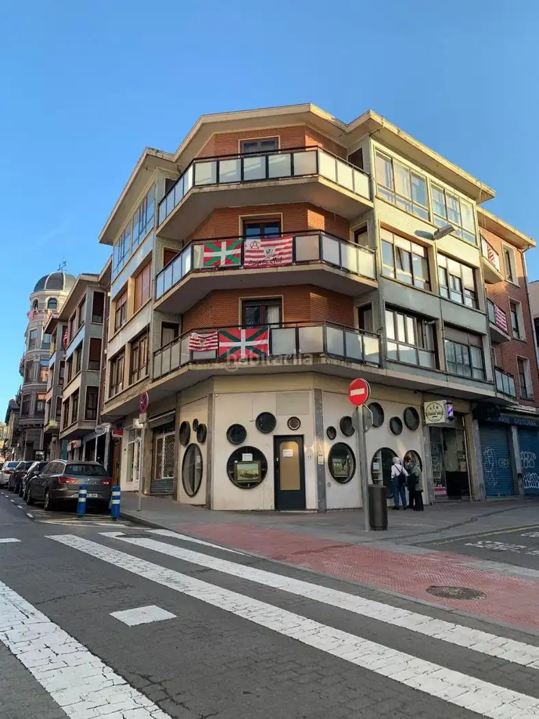 Gewerbefläche zur Miete in Avenida Algortako Etorbidea 53