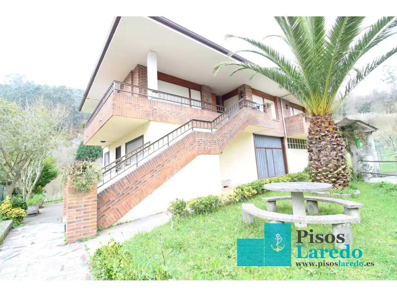 Casa amb jardí en venda a Calle el canton