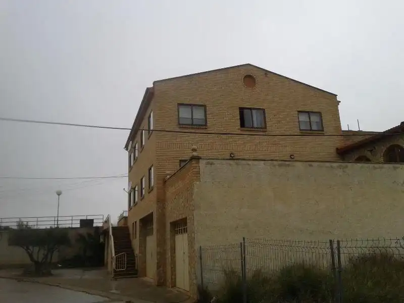 Vista exterior de Oficina en venda en Cariñena