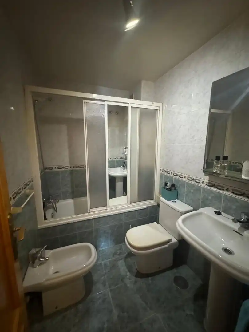 Badezimmer von Wohnung zum Verkauf in Torremolinos mit Klimaanlage