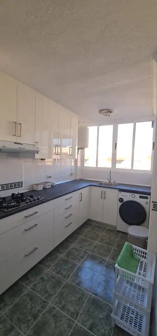 Cocina de Apartamento de alquiler en Arona con Amueblado y Piscina comunitaria