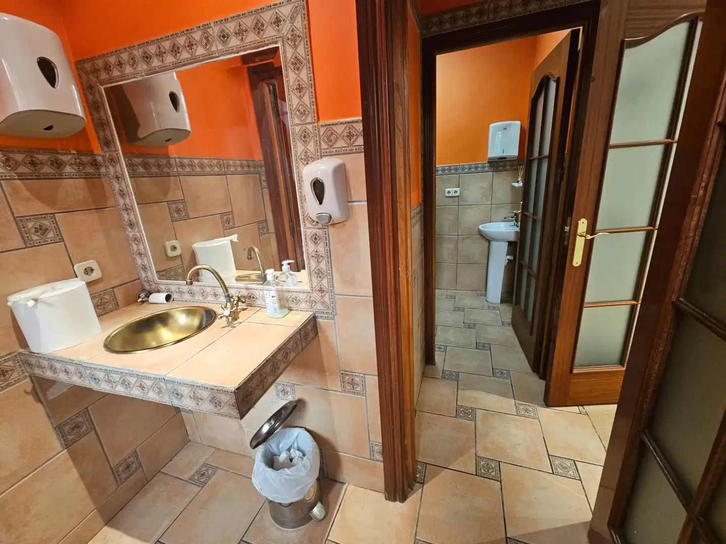 Badezimmer von Geschaftsraum zum Verkauf in Tres Cantos mit Möbliert und Alarm