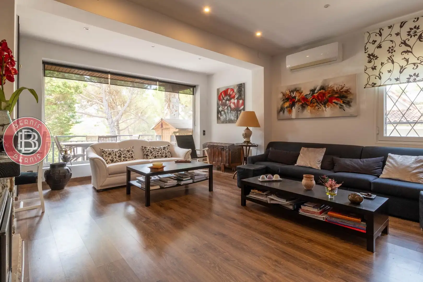 Sala de estar de Casa o chalet en venta en Begues con Aire acondicionado, Calefacción y Jardín privado
