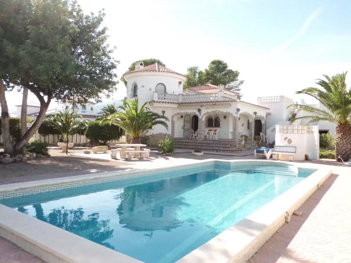 Villa avec piscine à vendre à Miami Platja, imagen 3
