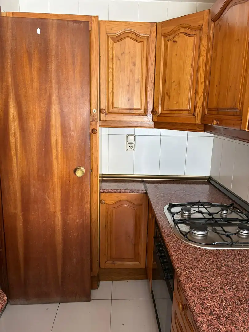 Cuina de Pis de lloguer en Granada amb Aire condicionat, Moblat i Balcó