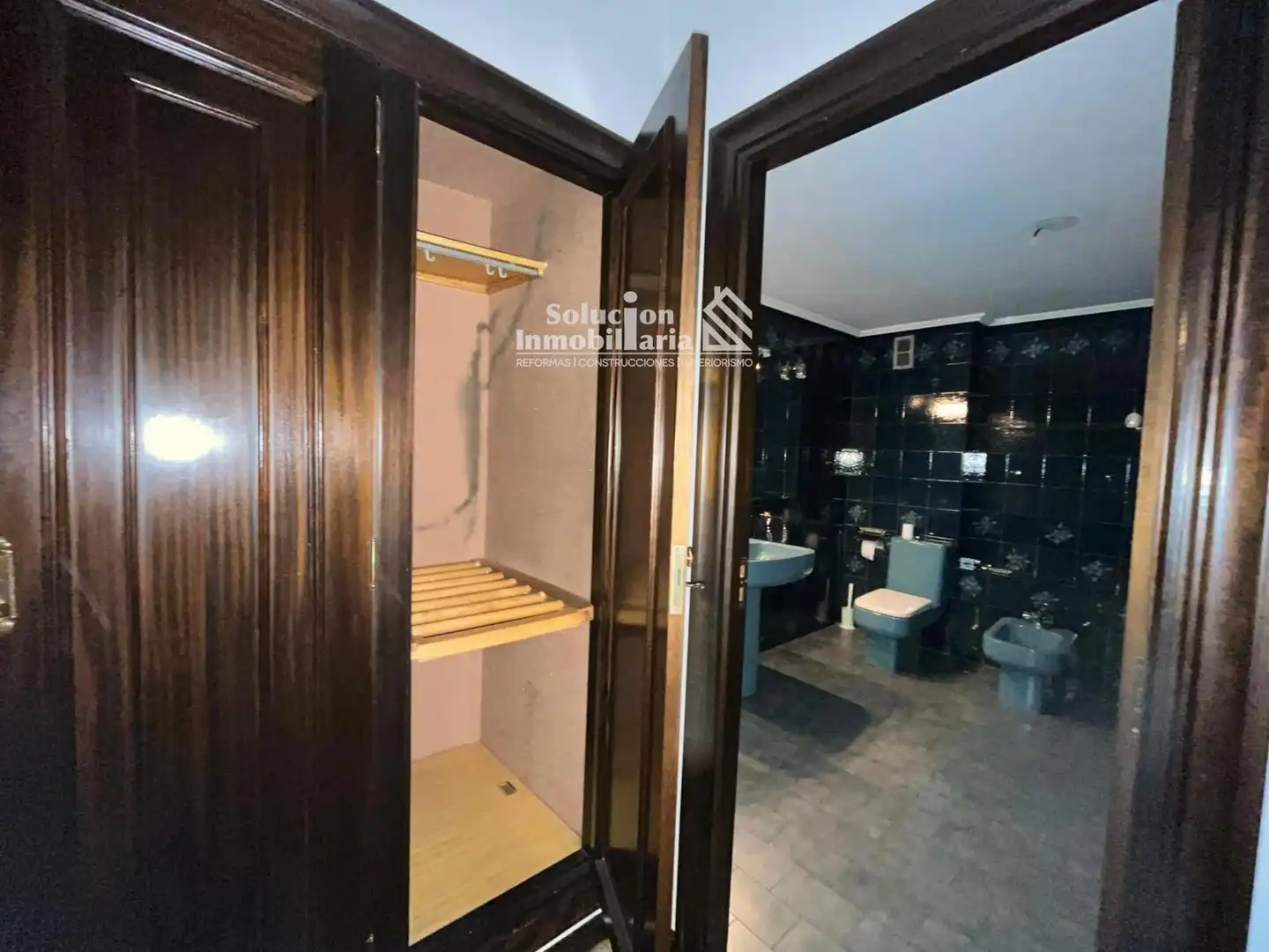 Bathroom of Flat for sale in Salamanca  with Heating, Terrace and Furnished