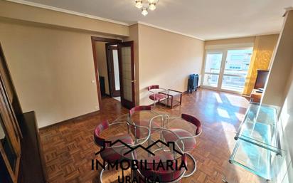 Sala d'estar de Pis en venda en Laredo amb Calefacció i Terrassa