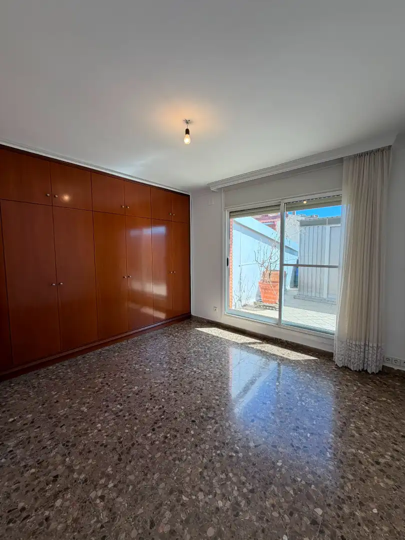 Schlafzimmer von Dachboden zum Verkauf in Gavà mit Klimaanlage, Heizung und Terrasse