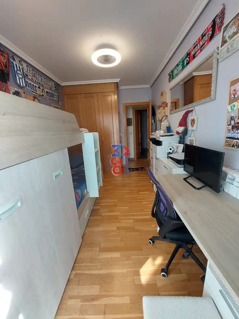 Bedroom of Apartments for sale in Miranda de Ebro  with Heating, Parquet flooring and Storage room