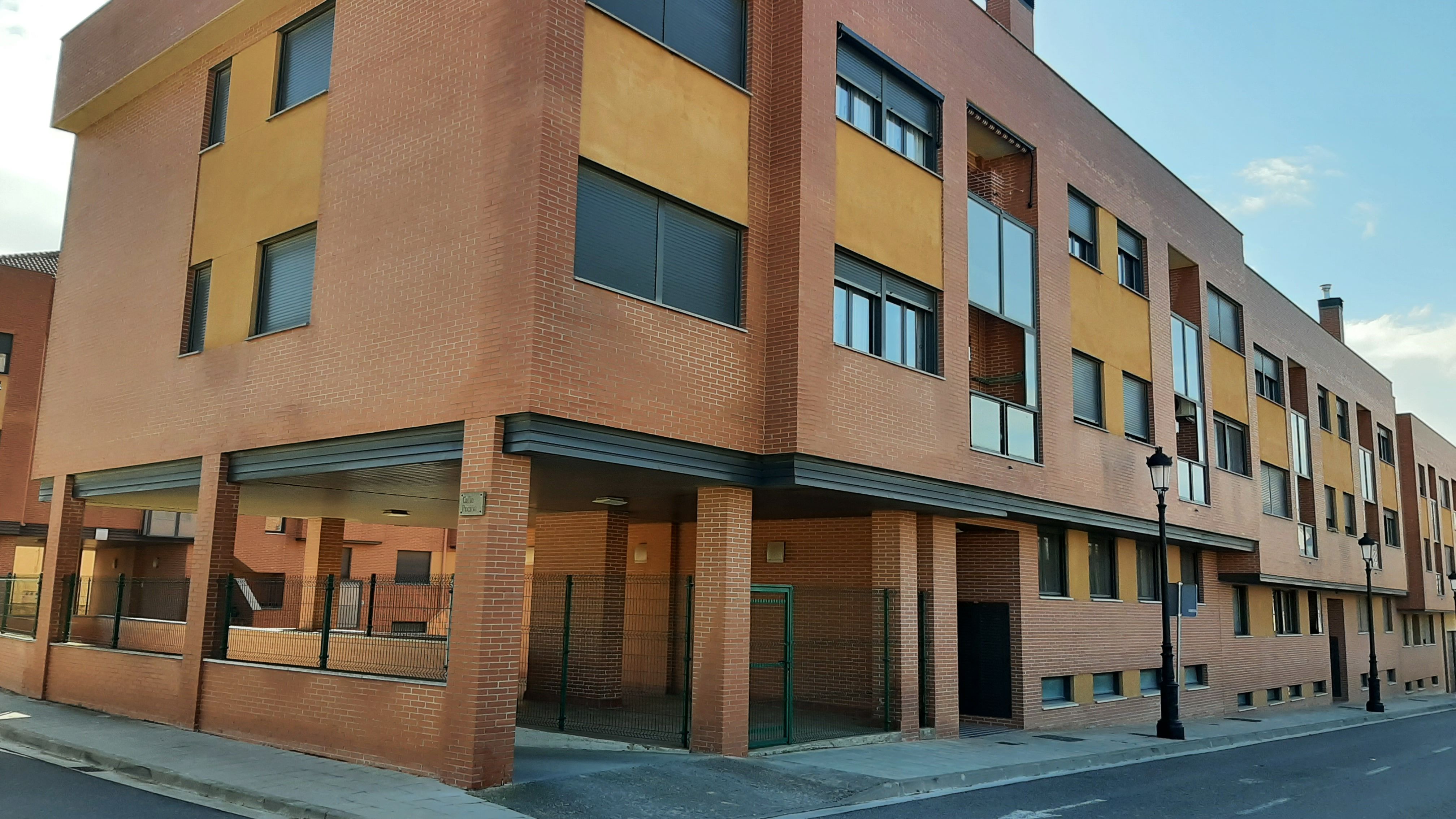 Vista exterior de Local en venda en San Vicente de la Sonsierra