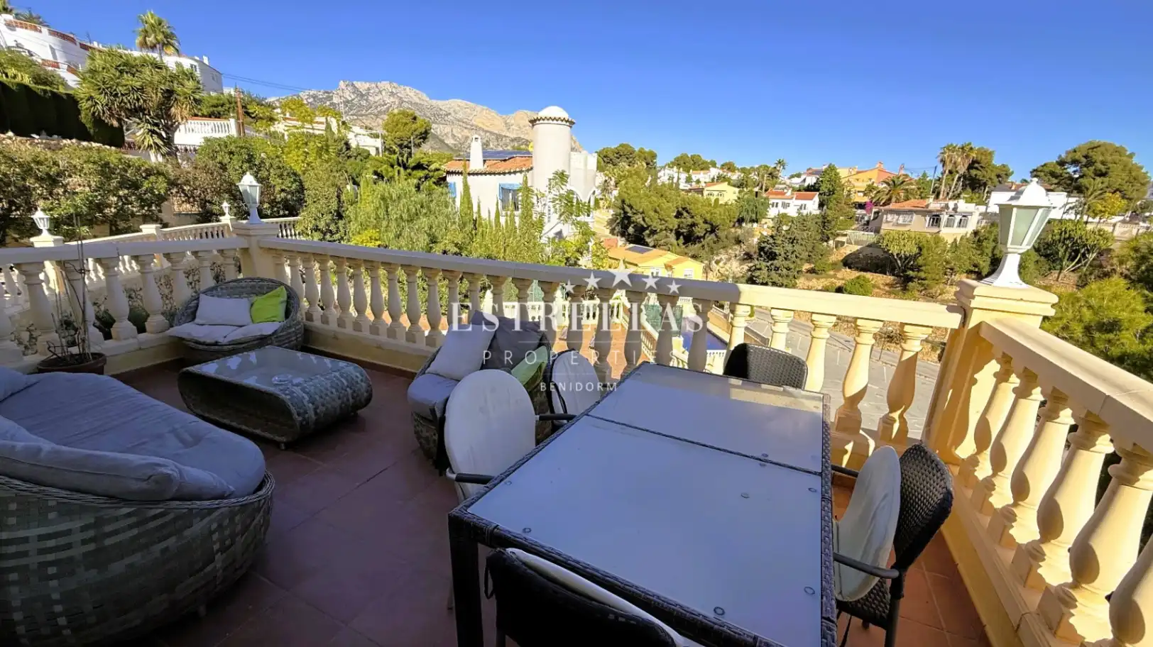 Vista exterior de Casa o chalet en venta en La Nucia con Aire acondicionado, Calefacción y Jardín privado