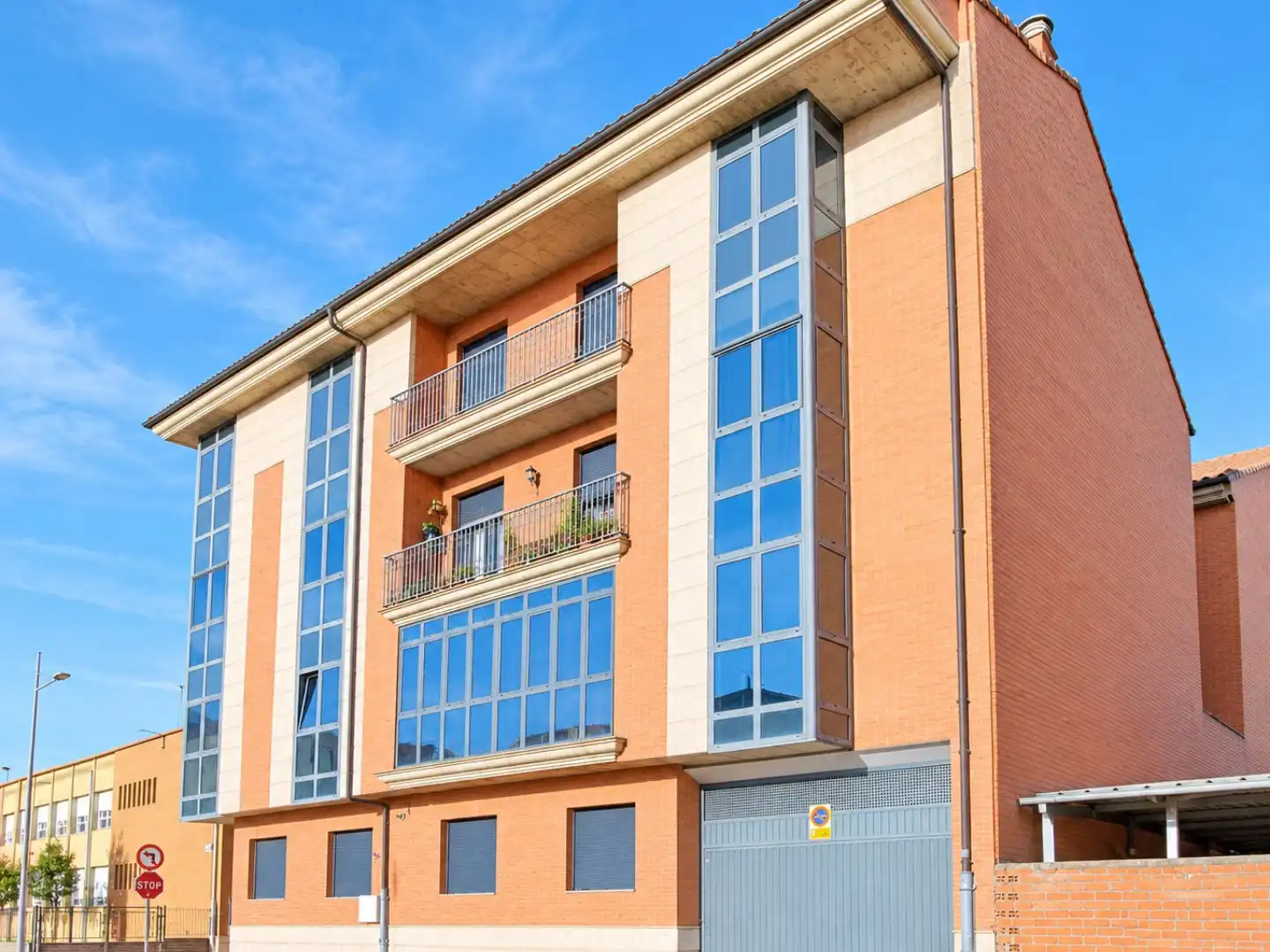 Vista exterior de Piso en venta en Valencia de Don Juan
