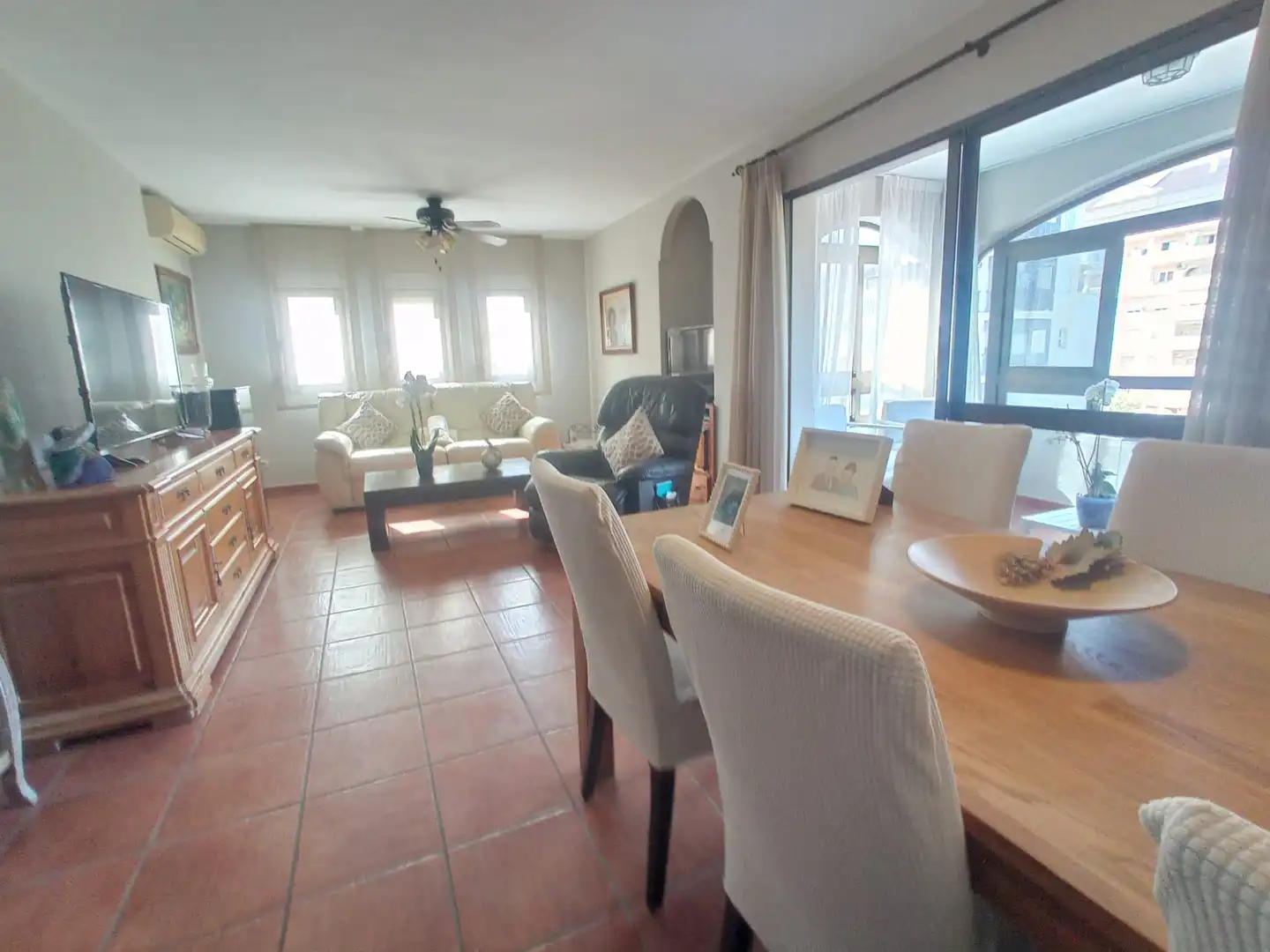 Apartament amb ascensor en venda a Calle Feria de Abril 15