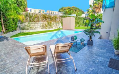 Garden of House or chalet for sale in Sitges  with Air Conditioner, Terrace and Swimming Pool