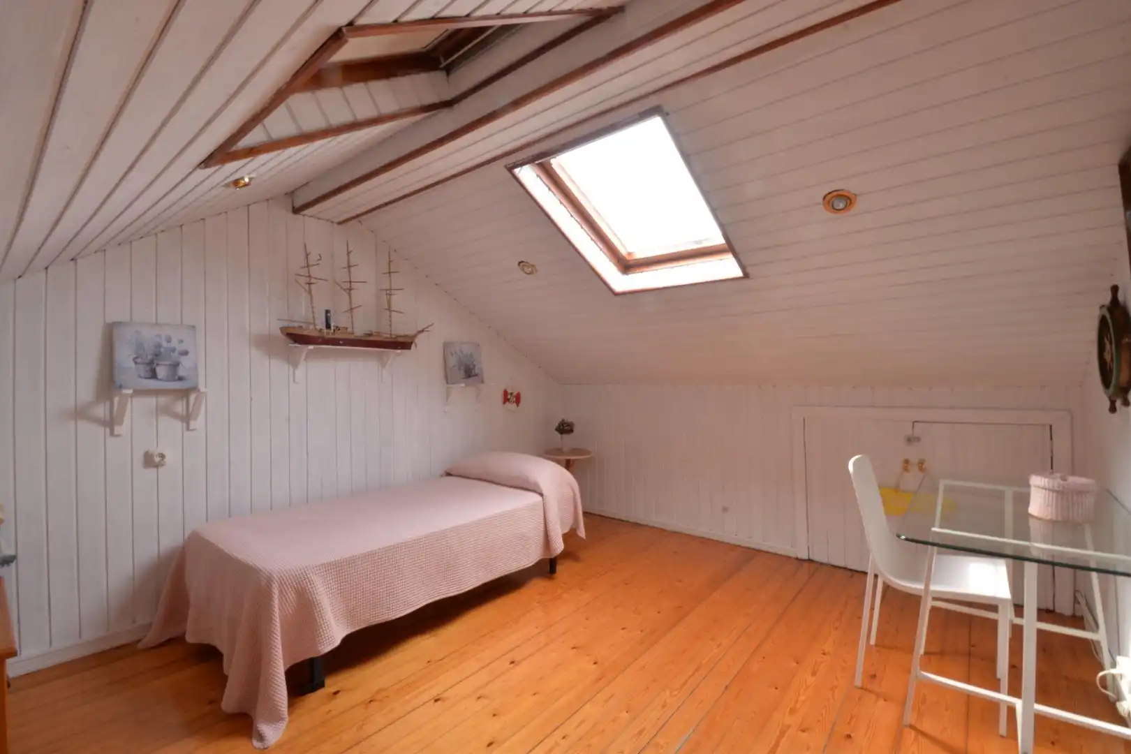 Habitación de Casa o chalet en venta en Soto del Barco con Calefacción, Terraza y Balcón