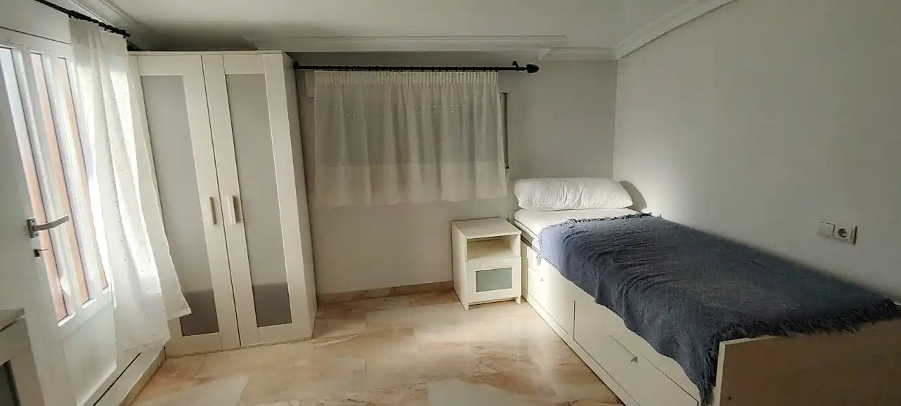 Habitación de Dúplex de alquiler en Linares con Aire acondicionado, Calefacción y Terraza