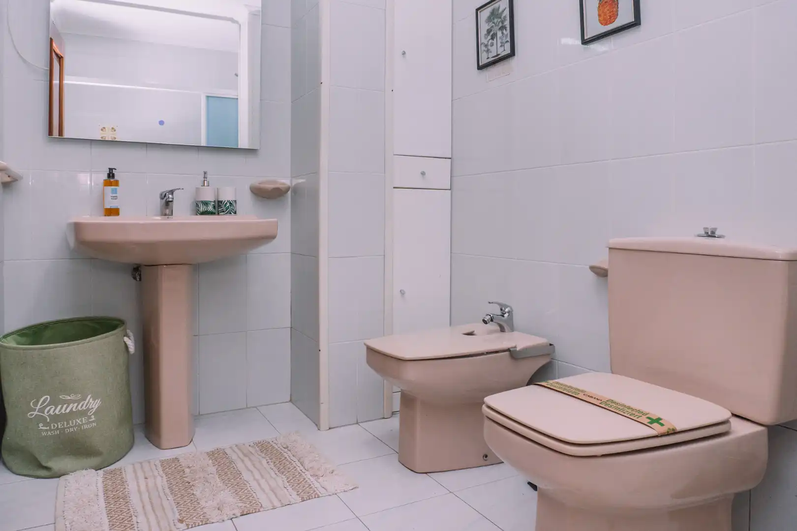 Bathroom of Flat for rent in Vigo   with Heating, Parquet flooring and Terrace