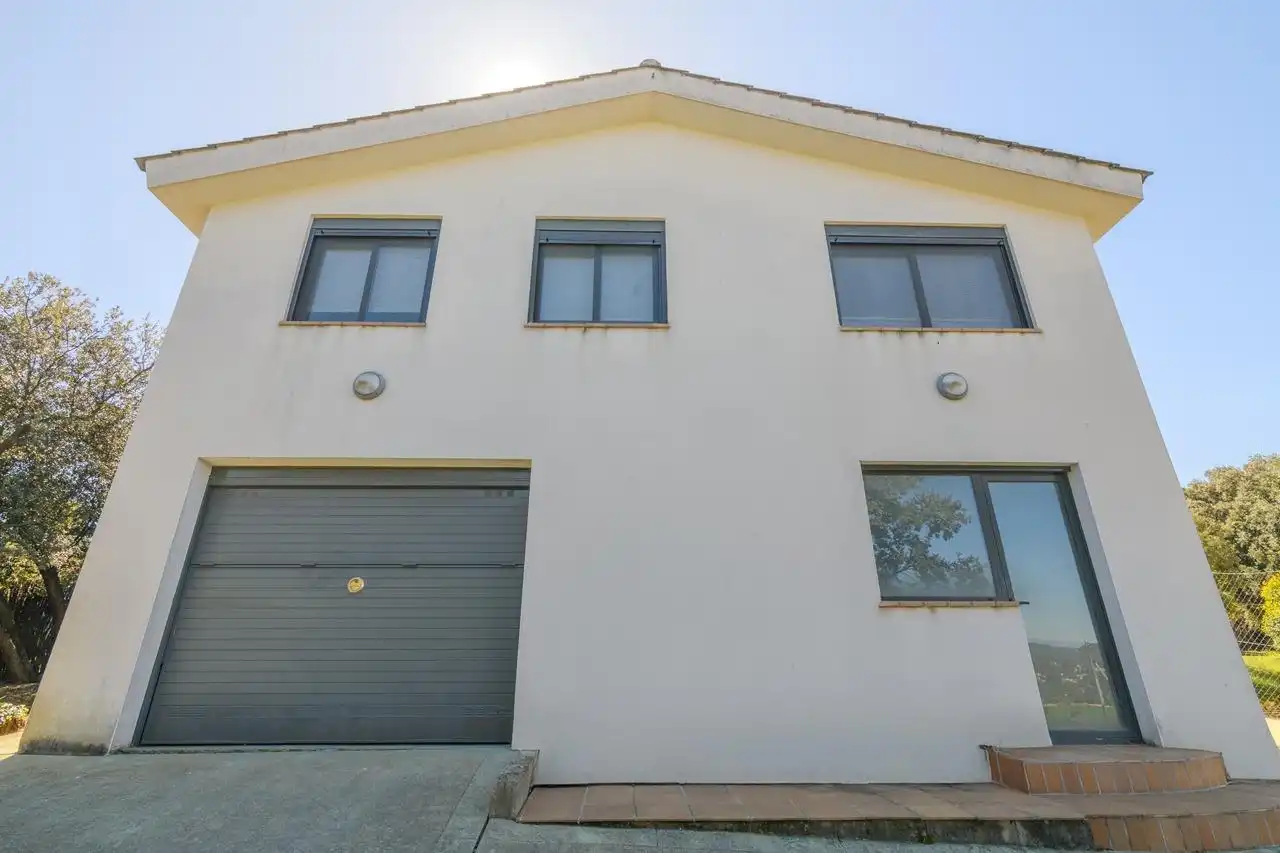 Vista exterior de Casa o xalet en venda en Castellnou de Bages amb Jardí privat, Terrassa i Piscina