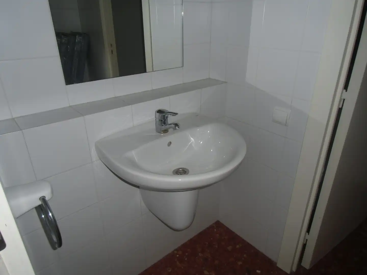 Baño de Local en venta en Santa Coloma de Gramenet con Aire acondicionado