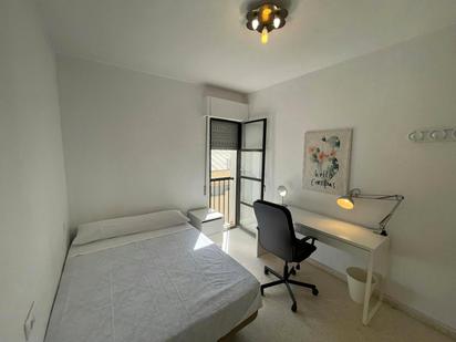 Bedroom of Flat to share in  Sevilla Capital  with Furnished, Washing machine and TV