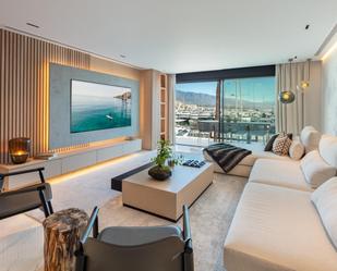 Sala d'estar de Apartament en venda en Marbella amb Aire condicionat i Terrassa