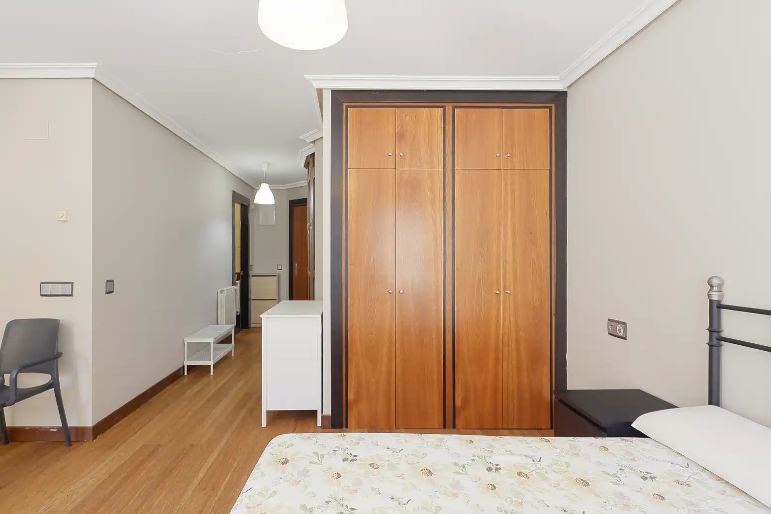 Habitación de Piso en venta en Oviedo  con Calefacción y Amueblado