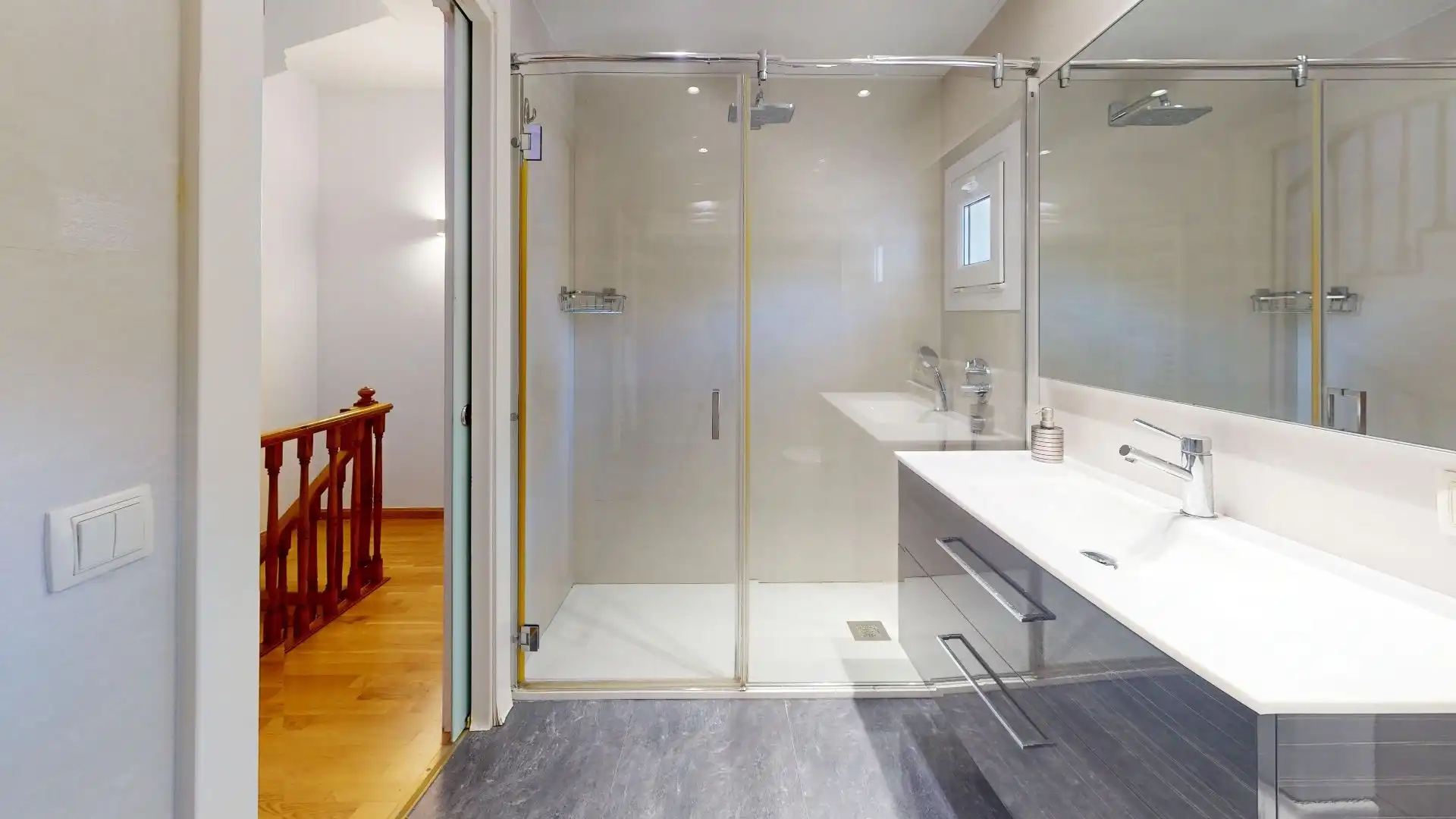Baño de Casa adosada en venta en Castell d'Aro, Platja d'Aro i s'Agaró con Aire acondicionado, Calefacción y Jardín privado