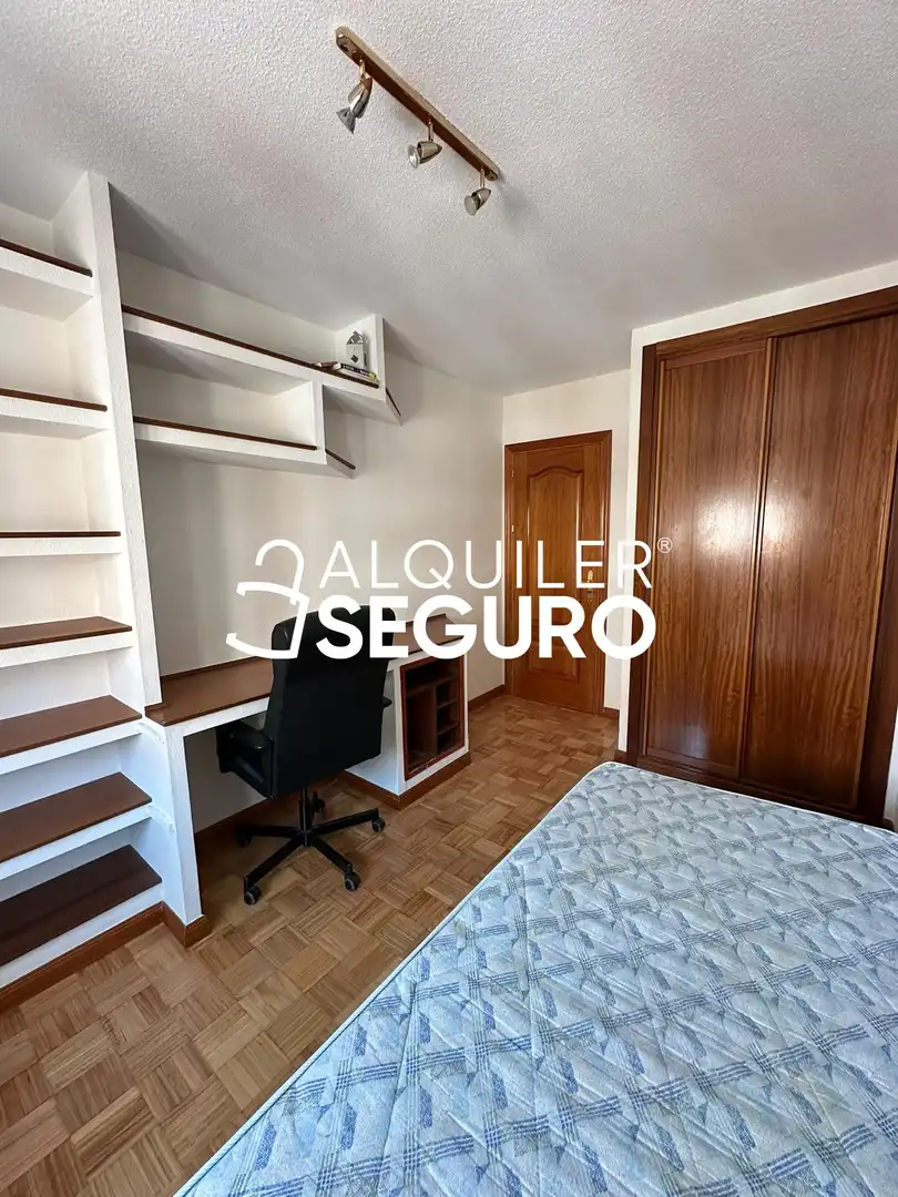 Schlafzimmer von Wohnung zur Miete in Fuenlabrada mit Heizung, Terrasse und Schwimmbad
