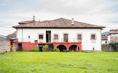 Vista exterior de Casa o xalet en venda en Salas amb Calefacció, Parquet i Moblat