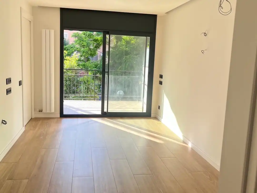 Habitación de Piso en venta en  Barcelona Capital con Aire acondicionado, Terraza y Balcón