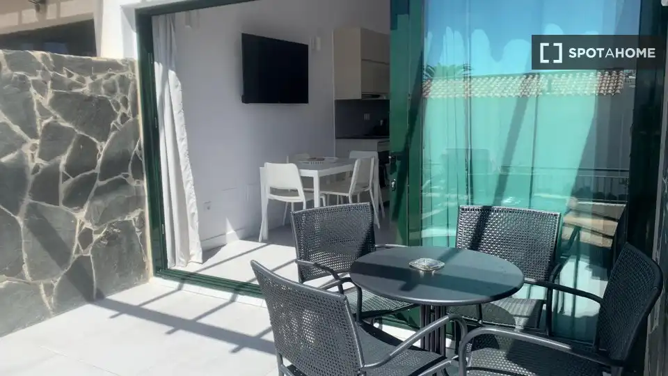 Terrasse von Wohnungen zur untervermieten in San Bartolomé de Tirajana mit Klimaanlage, Terrasse und Möbliert