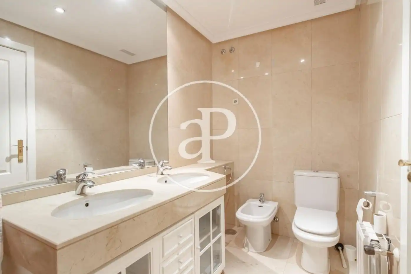 Bathroom of Flat for rent in La Moraleja  with Air Conditioner, Heating and Terrace