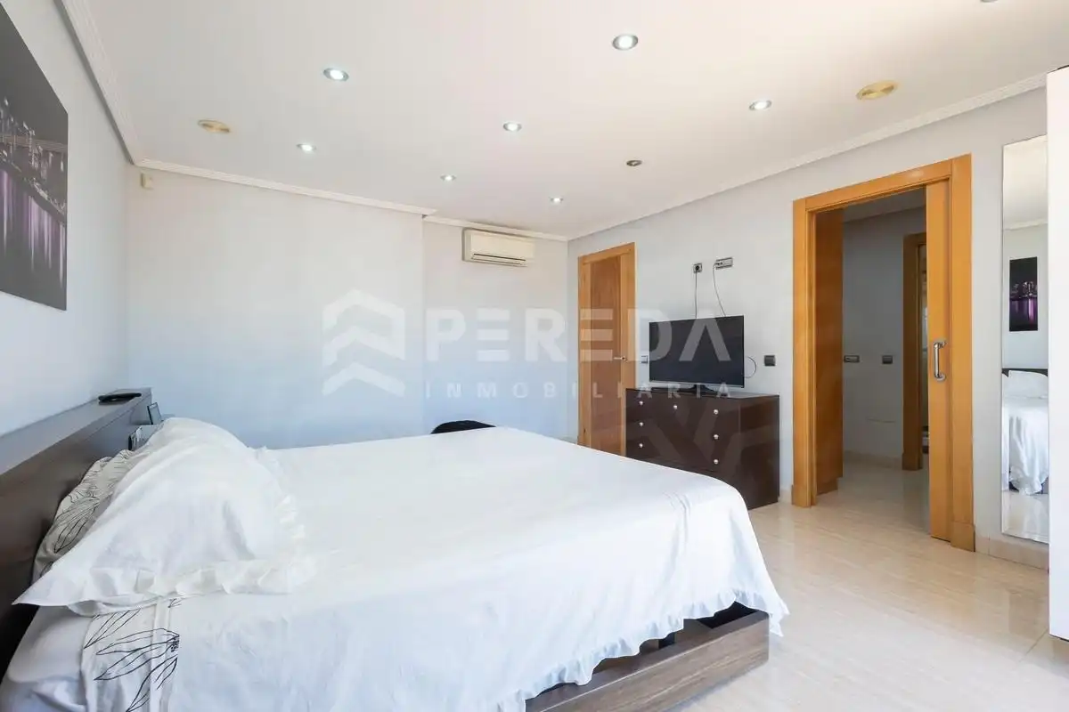 Habitación de Casa o chalet en venta en Roquetas de Mar con Aire acondicionado, Jardín privado y Piscina