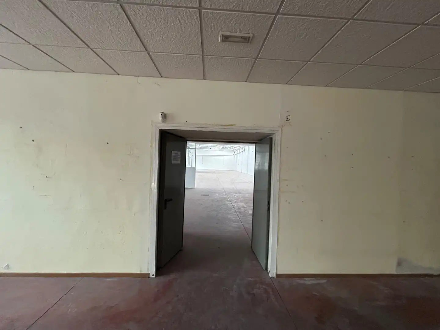 Business premises for sale in Vía Complutense 111, imagen 9