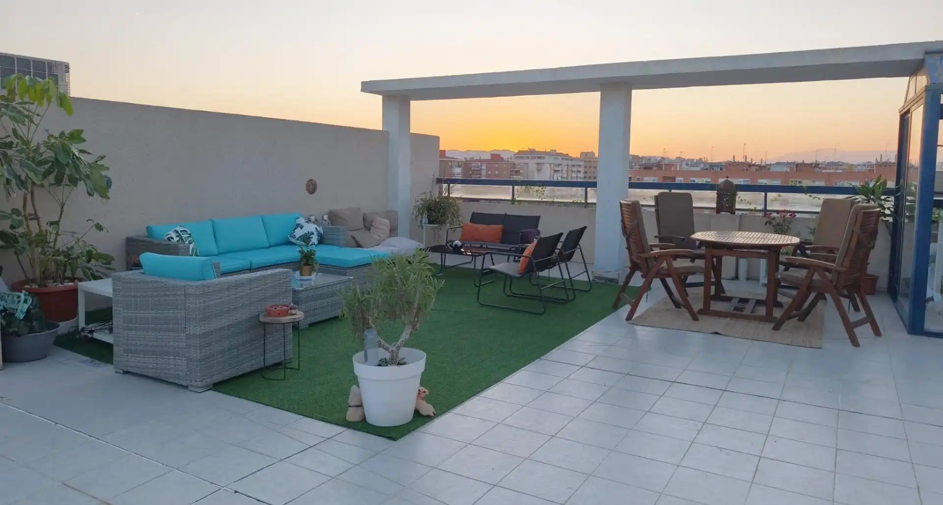 Terrassa de Àtic de lloguer en Alicante / Alacant amb Calefacció, Jardí privat i Terrassa