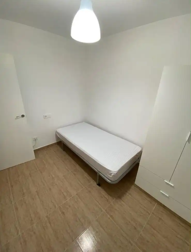 Habitación de Piso en venta en Talavera de la Reina con Aire acondicionado, Calefacción y Amueblado