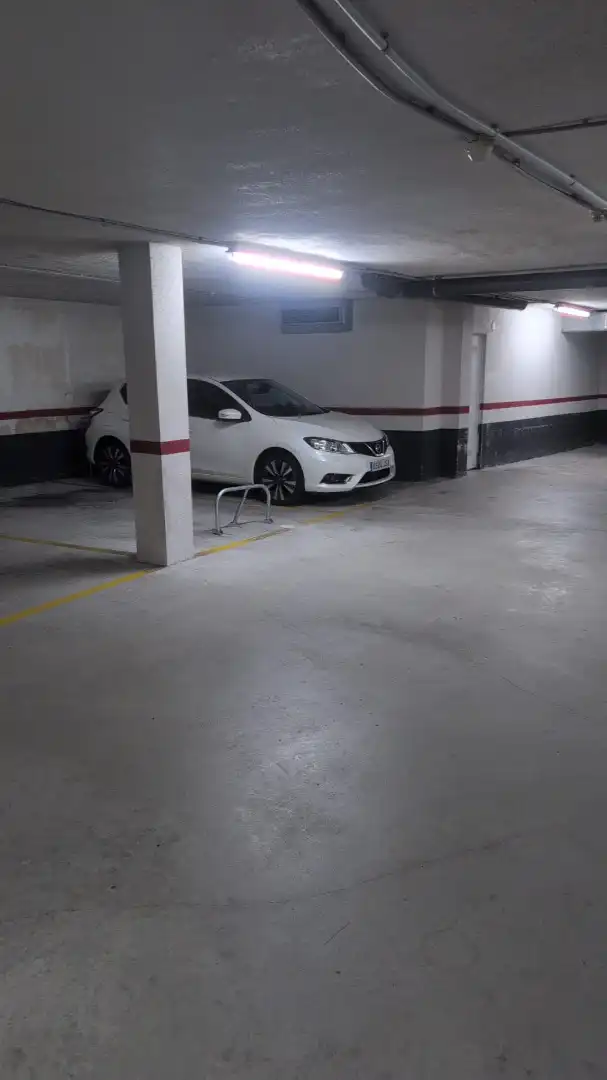 Parkplatz von Garage zum Verkauf in Santander