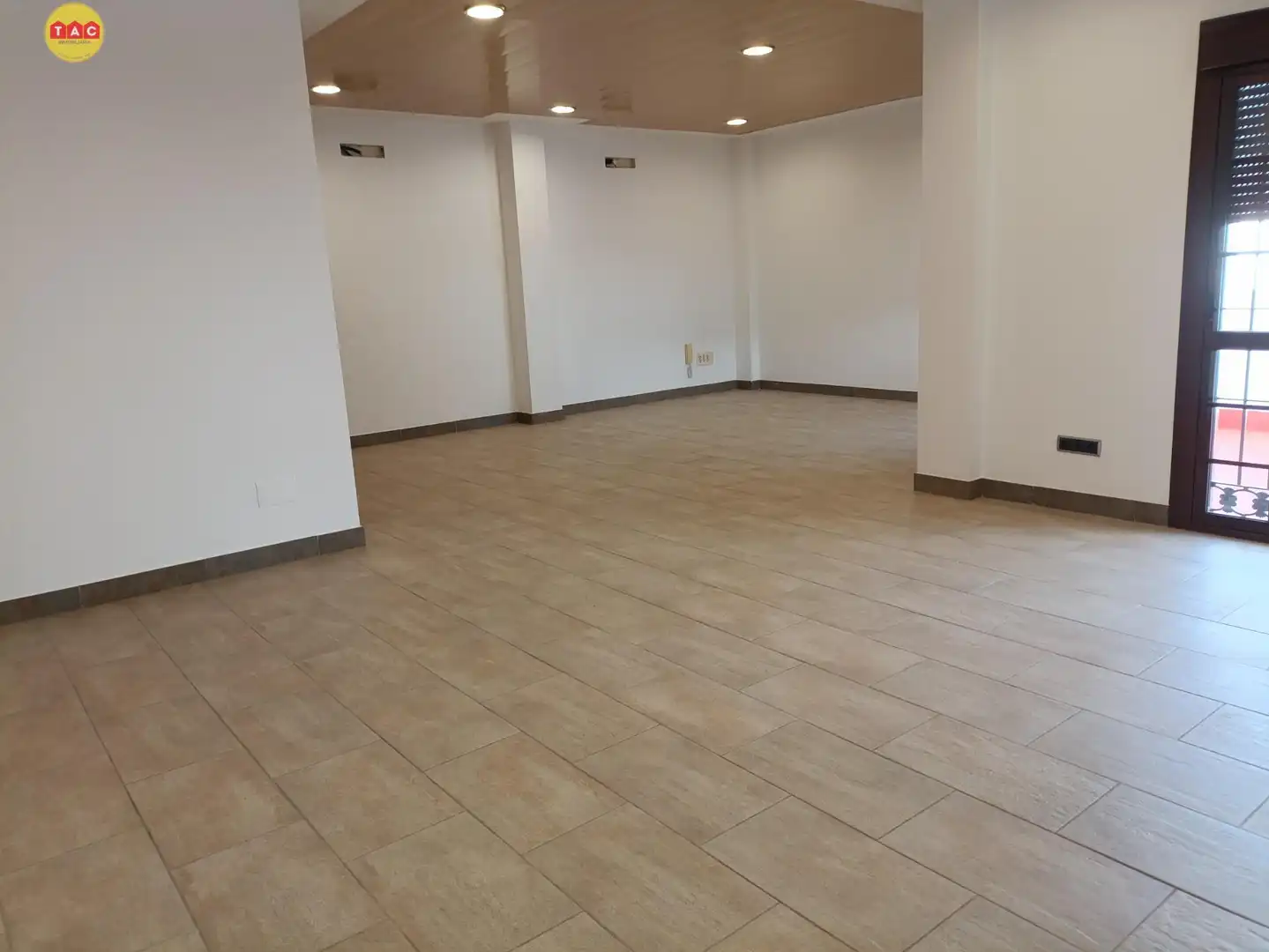 Oficina en venda a Lepe
