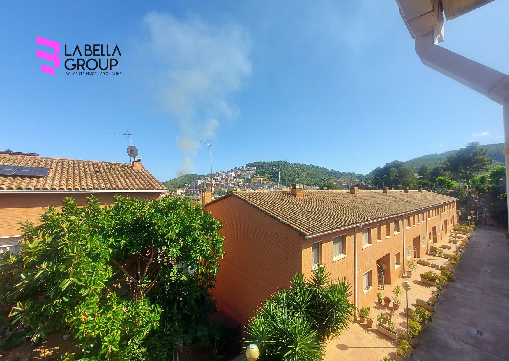 Exterior view of Single-family semi-detached for sale in Sant Climent de Llobregat  with Air Conditioner, Heating and Terrace