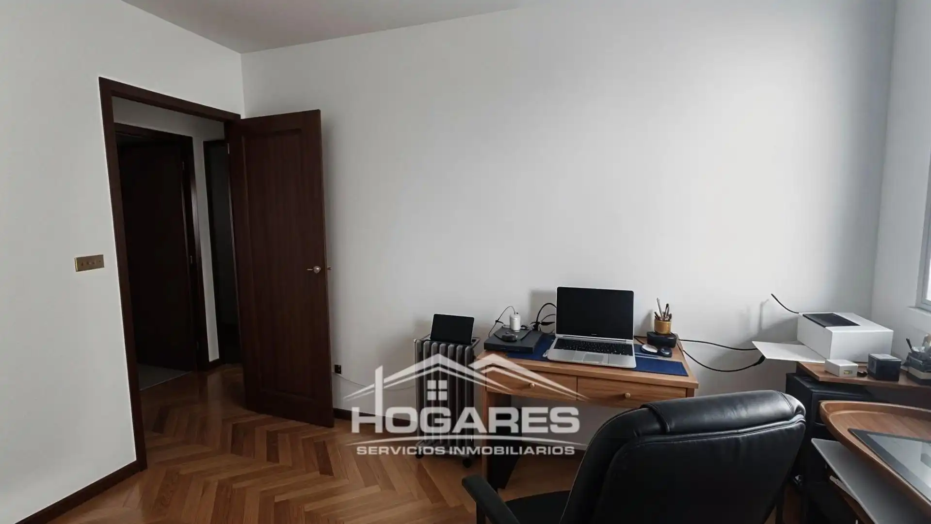 Piso en venta en Vigo  con Parquet, Trastero y Balcón