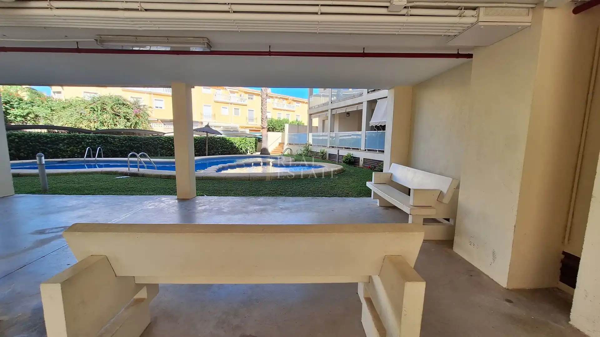 Piscina de Piso en venta en Dénia con Aire acondicionado, Calefacción y Trastero